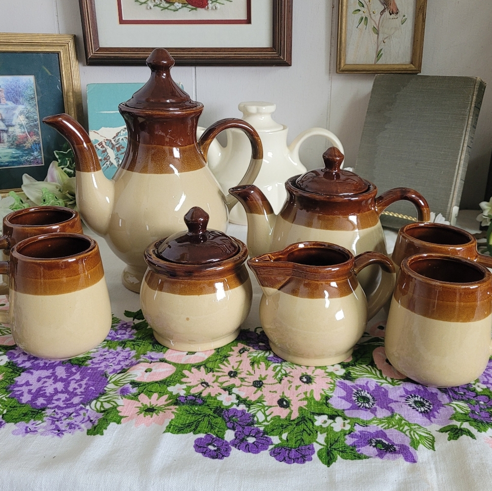 2/$50 ✨Vintage Ceramic Tea/Coffee Set 8 Pc 3 Tone Brown✨